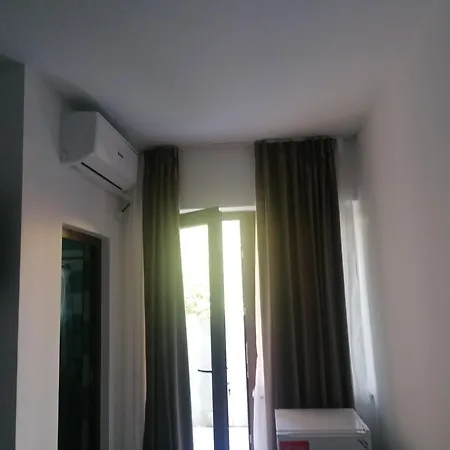 Vecas Guest house *